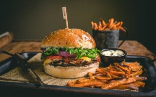 vegetariansky-burger-1-585x390